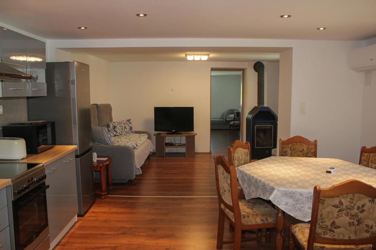 Ferienwohnung Das Blaue Haus Vendégház - Kovácshida Exterior foto